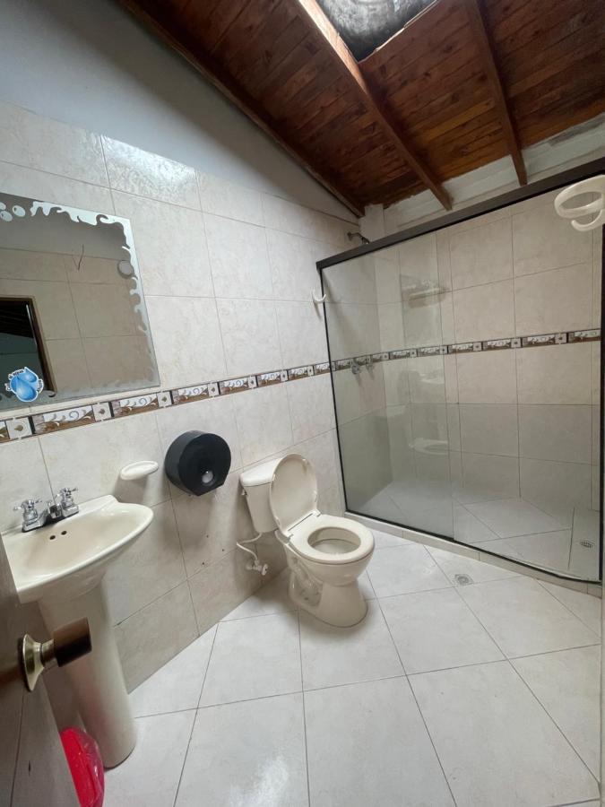 Hotel Brisas メデジン エクステリア 写真