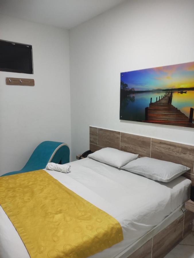 Hotel Brisas メデジン エクステリア 写真